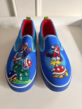 Ground Up Nintendo Super Mario & Luigi Kids Size 4 Slip-on Sneakers Blue and Red